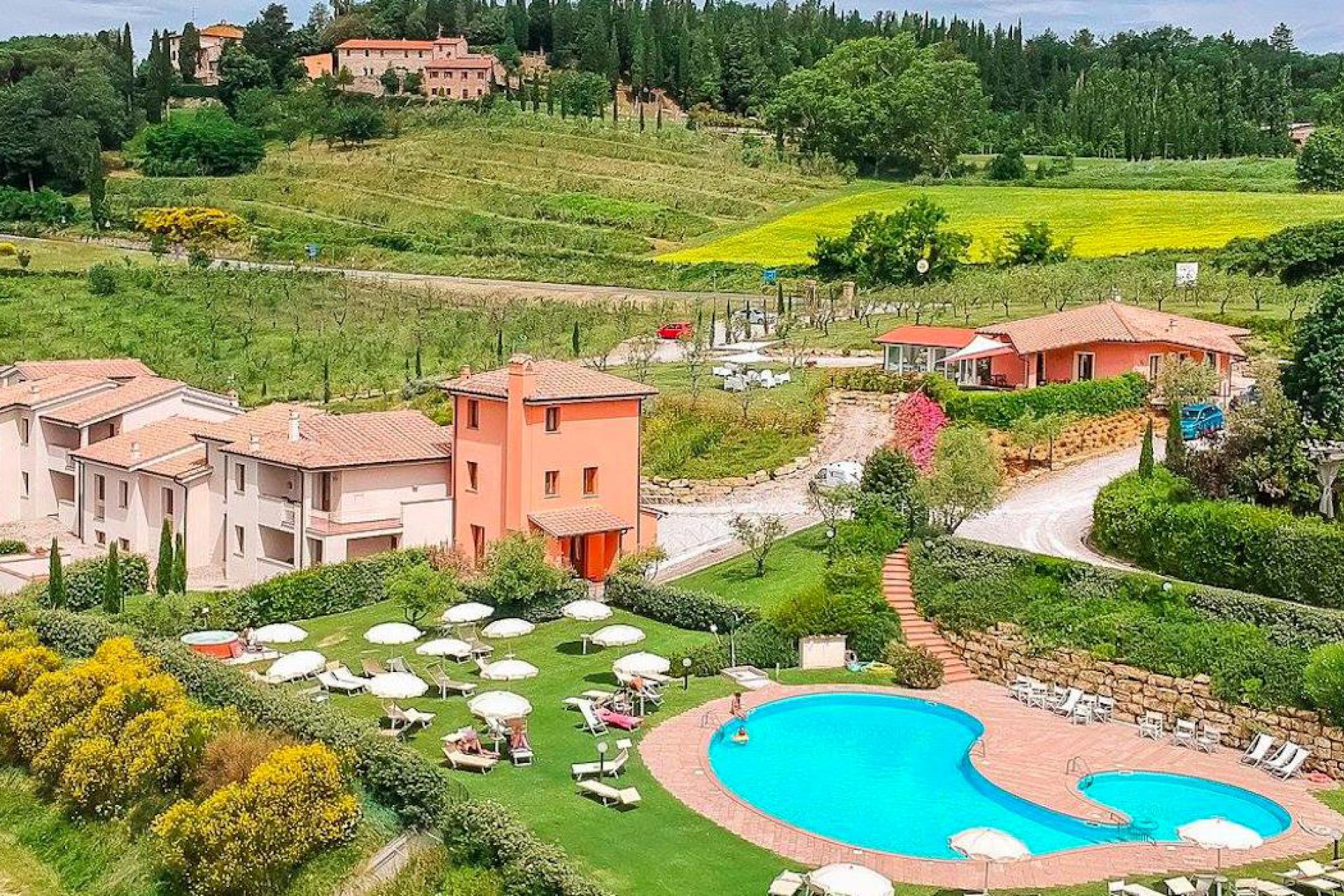 Large agriturismo with family apartments