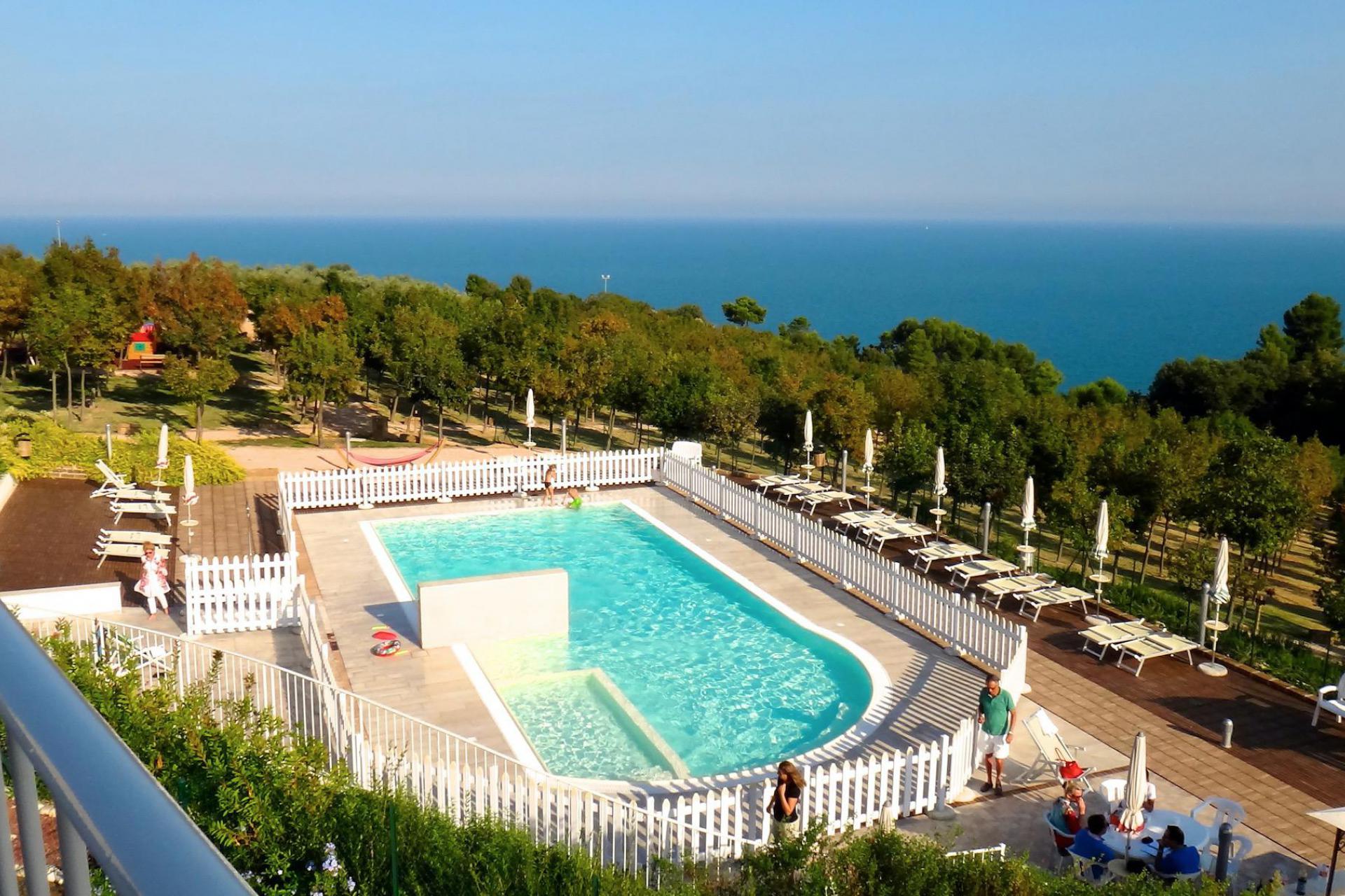 Beautiful agriturismo in le Marche with sea view