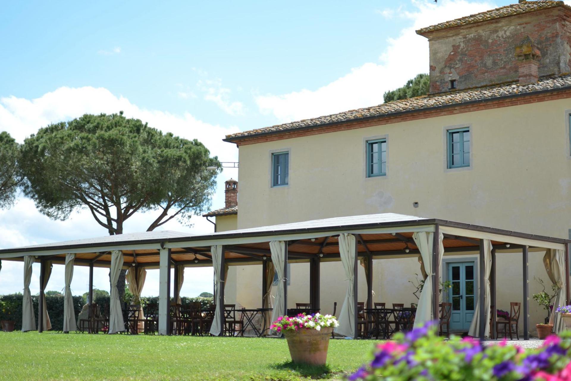 Schöne Agriturismo in der Nähe von Cortona mit Ferienwohnungen und Zimmern